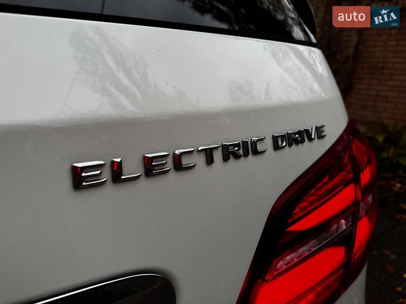 Хэтчбек Mercedes-Benz B-Class 2015 в Киеве