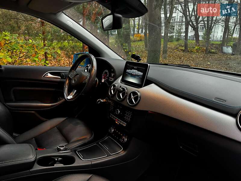 Хэтчбек Mercedes-Benz B-Class 2015 в Киеве