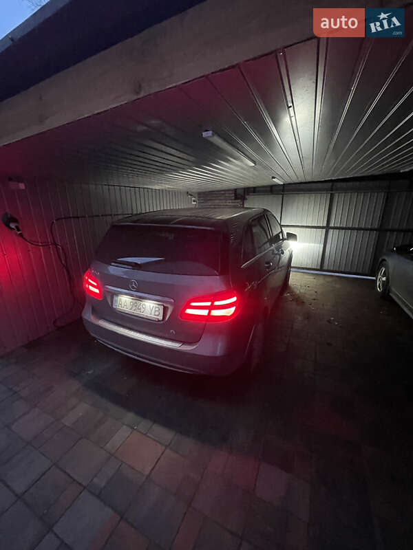 Хэтчбек Mercedes-Benz B-Class 2016 в Софиевской Борщаговке фото 29 Хэтчбек Mercedes-Benz B-Class 2016 в Софиевской Борщаговке