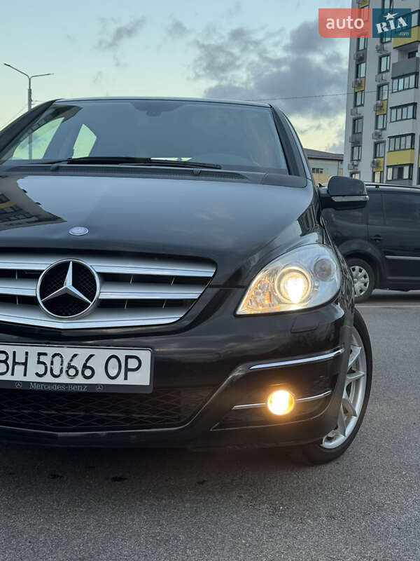 Хетчбек Mercedes-Benz B-Class 2011 в Києві фото 4 Хетчбек Mercedes-Benz B-Class 2011 в Києві