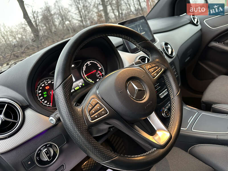 Хэтчбек Mercedes-Benz B-Class 2016 в Дрогобыче