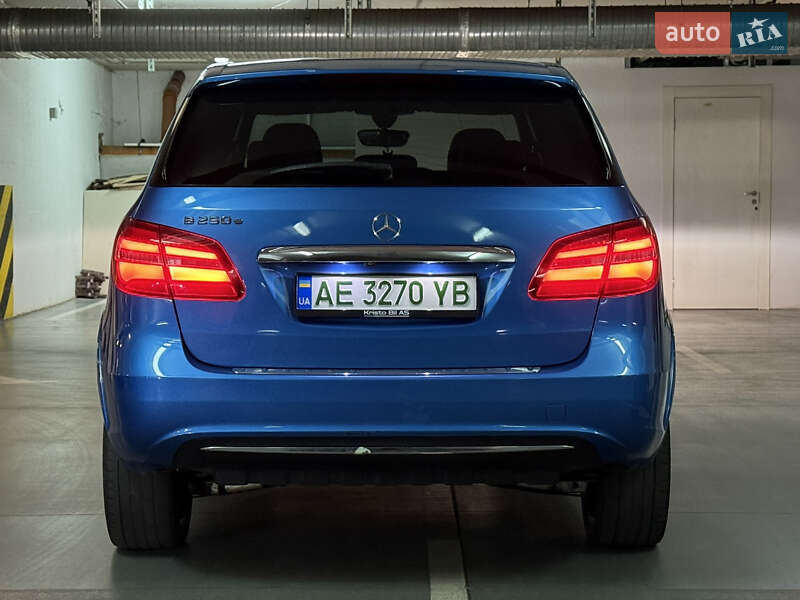 Хэтчбек Mercedes-Benz B-Class 2016 в Днепре