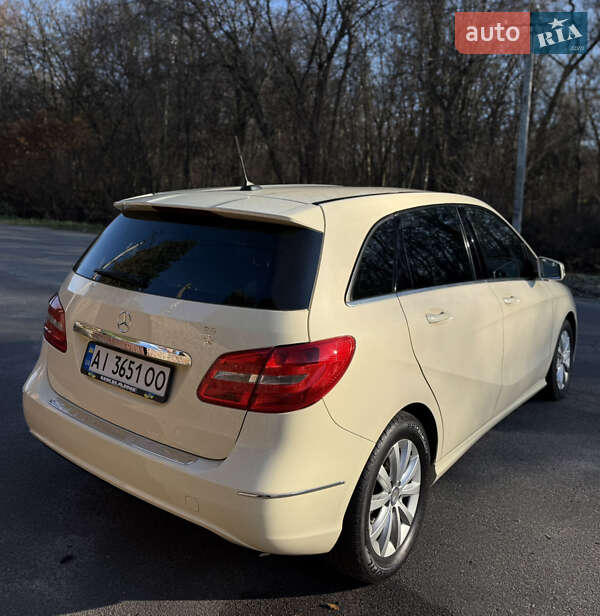 Хэтчбек Mercedes-Benz B-Class 2014 в Киеве фото 4 Хэтчбек Mercedes-Benz B-Class 2014 в Киеве