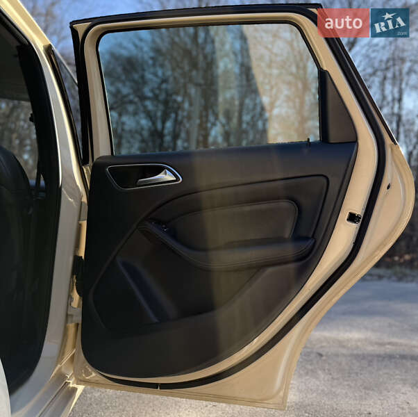 Хэтчбек Mercedes-Benz B-Class 2014 в Киеве фото 10 Хэтчбек Mercedes-Benz B-Class 2014 в Киеве