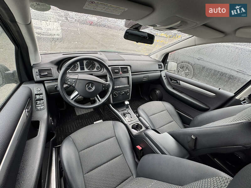 Хетчбек Mercedes-Benz B-Class 2011 в Києві фото 10 Хетчбек Mercedes-Benz B-Class 2011 в Києві