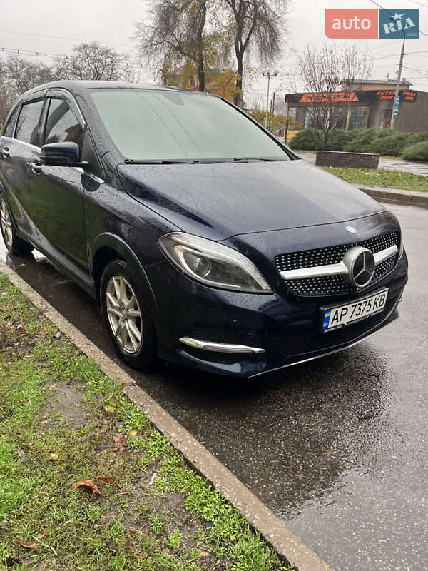 Хетчбек Mercedes-Benz B-Class 2017 в Запоріжжі фото 4 Хетчбек Mercedes-Benz B-Class 2017 в Запоріжжі