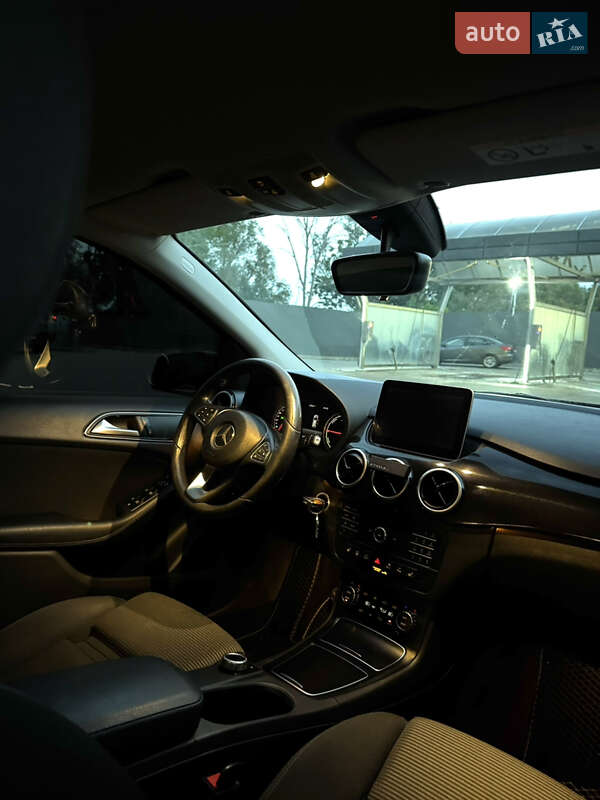 Хетчбек Mercedes-Benz B-Class 2016 в Тернополі
