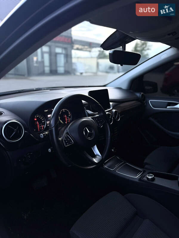 Хетчбек Mercedes-Benz B-Class 2016 в Тернополі