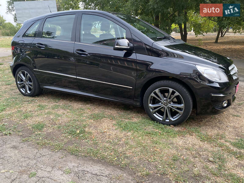 Хэтчбек Mercedes-Benz B-Class 2009 в Первомайске фото 14 Хэтчбек Mercedes-Benz B-Class 2009 в Первомайске