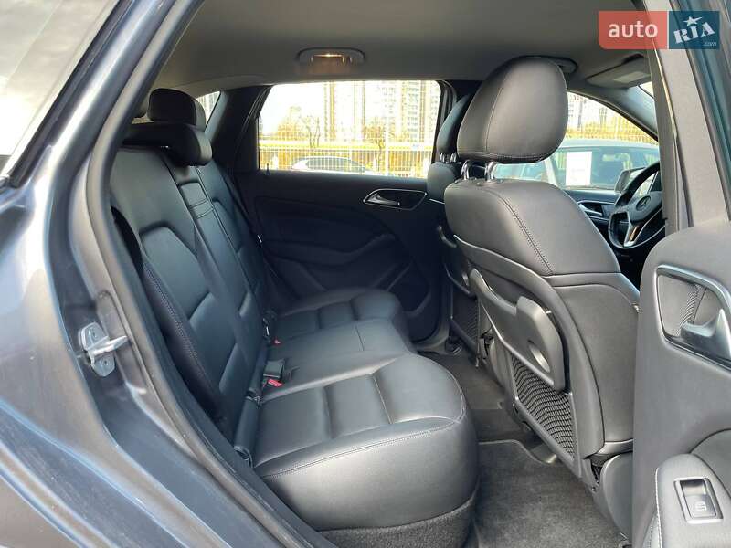 Хэтчбек Mercedes-Benz B-Class 2014 в Киеве