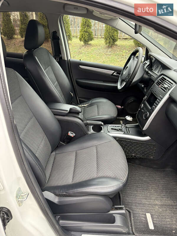 Хэтчбек Mercedes-Benz B-Class 2010 в Львове фото 7 Хэтчбек Mercedes-Benz B-Class 2010 в Львове