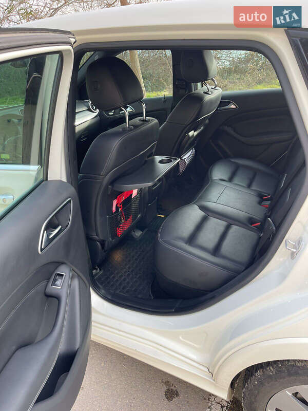 Хетчбек Mercedes-Benz B-Class 2016 в Одесі фото 11 Хетчбек Mercedes-Benz B-Class 2016 в Одесі