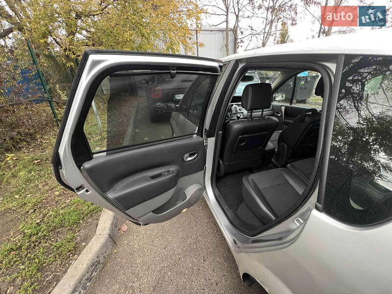 Хетчбек Mercedes-Benz B-Class 2016 в Одесі фото 24 Хетчбек Mercedes-Benz B-Class 2016 в Одесі