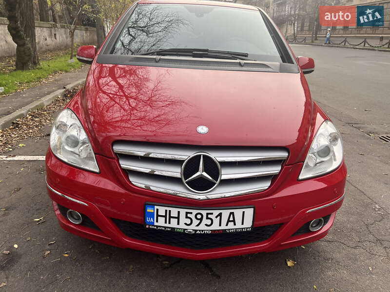 Mercedes-Benz B-Class 2011