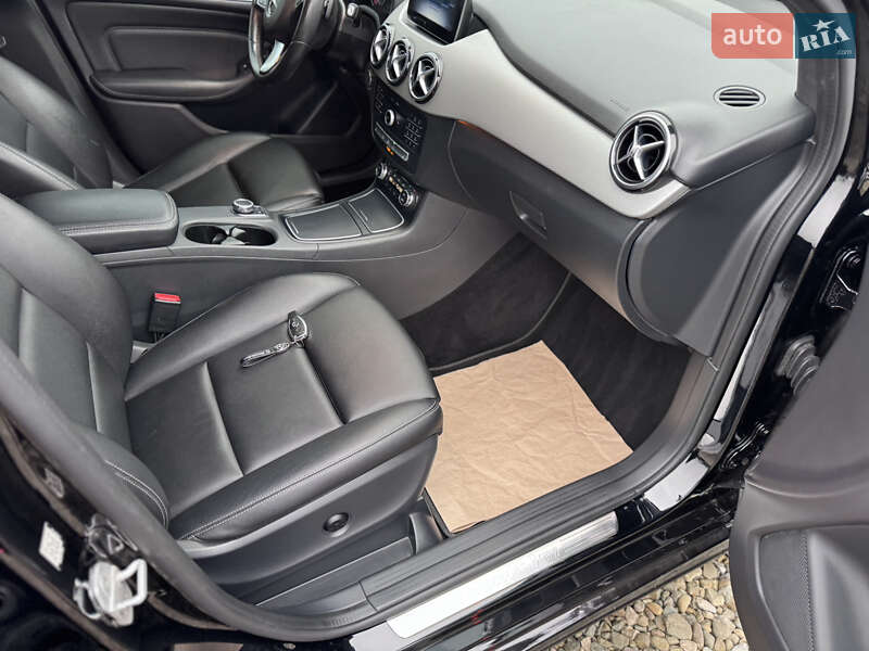 Хетчбек Mercedes-Benz B-Class 2017 в Івано-Франківську