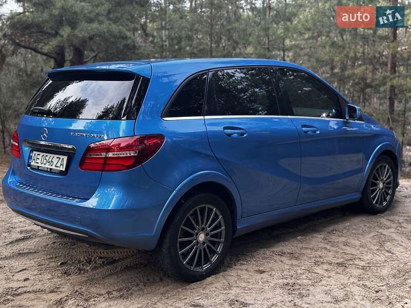 Хетчбек Mercedes-Benz B-Class 2015 в Дніпрі