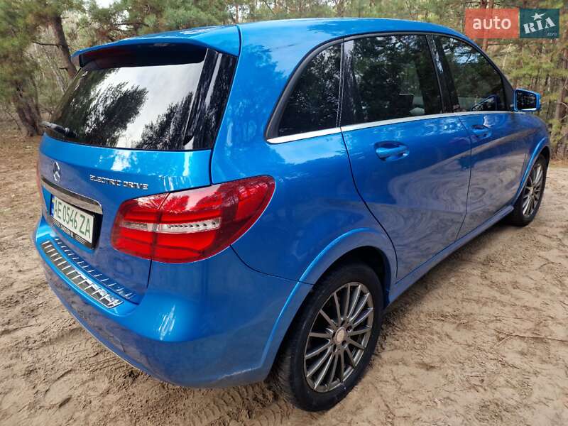 Хетчбек Mercedes-Benz B-Class 2015 в Дніпрі