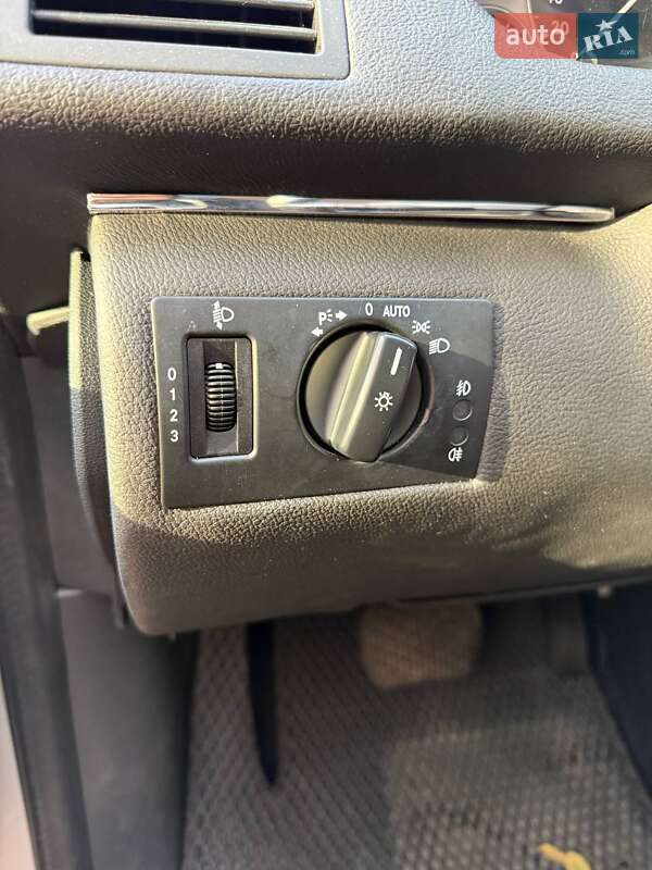 Хетчбек Mercedes-Benz B-Class 2010 в Києві фото 17 Хетчбек Mercedes-Benz B-Class 2010 в Києві