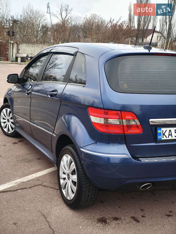 Хетчбек Mercedes-Benz B-Class 2010 в Києві фото 11 Хетчбек Mercedes-Benz B-Class 2010 в Києві