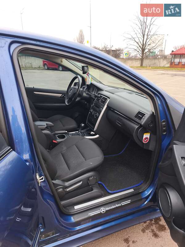 Хетчбек Mercedes-Benz B-Class 2010 в Києві фото 30 Хетчбек Mercedes-Benz B-Class 2010 в Києві