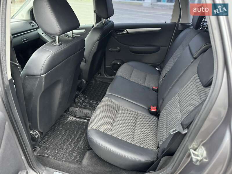 Хетчбек Mercedes-Benz B-Class 2010 в Дніпрі