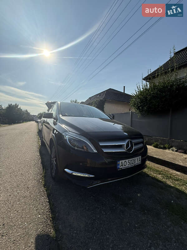 Mercedes-Benz B-Class 2016
