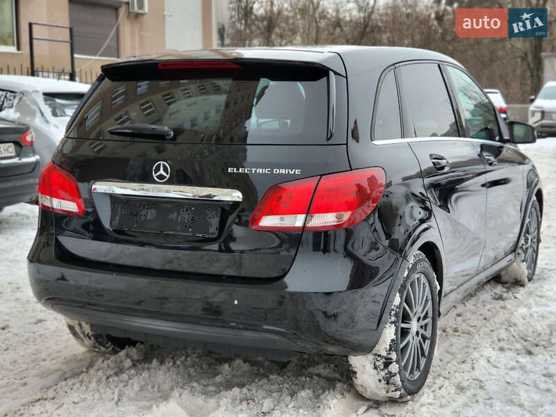 Хэтчбек Mercedes-Benz B-Class 2015 в Киеве