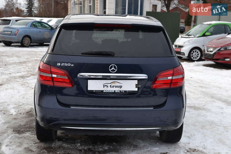 Хэтчбек Mercedes-Benz B-Class 2017 в Луцке