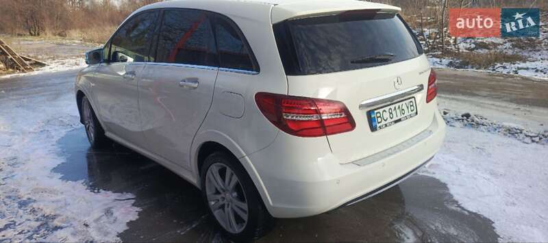 Хэтчбек Mercedes-Benz B-Class 2015 в Стрые