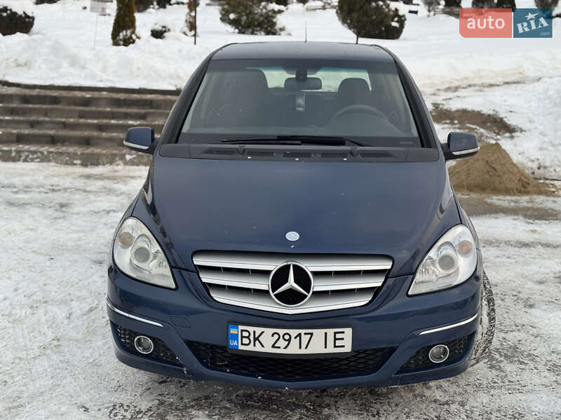 Хэтчбек Mercedes-Benz B-Class 2011 в Вараше
