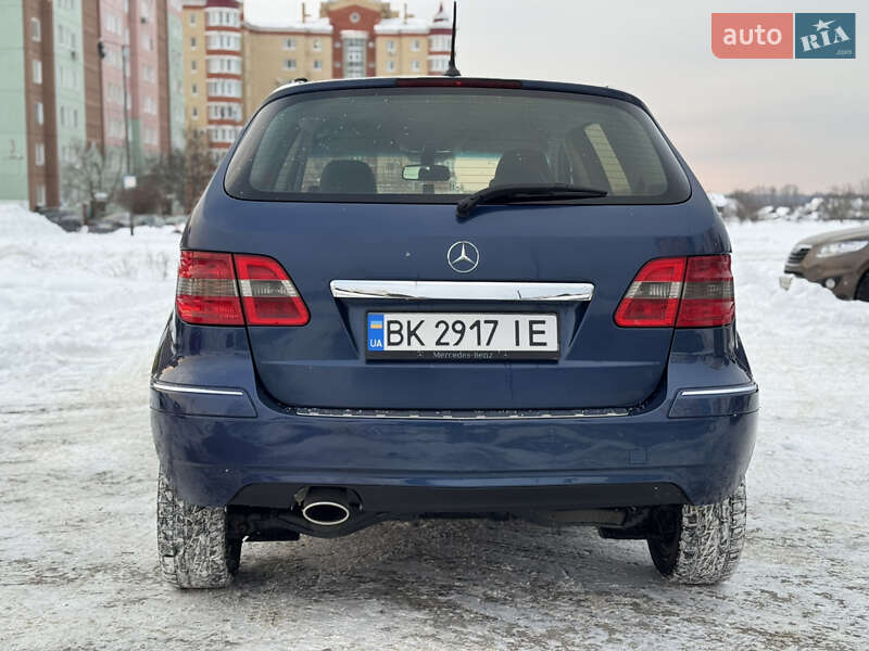 Хэтчбек Mercedes-Benz B-Class 2011 в Вараше
