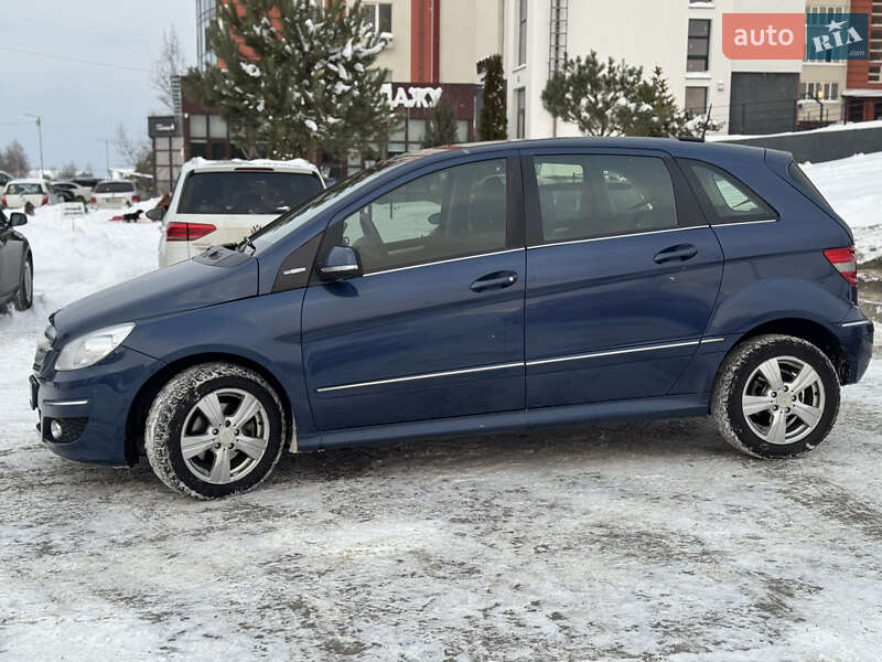 Хэтчбек Mercedes-Benz B-Class 2011 в Вараше