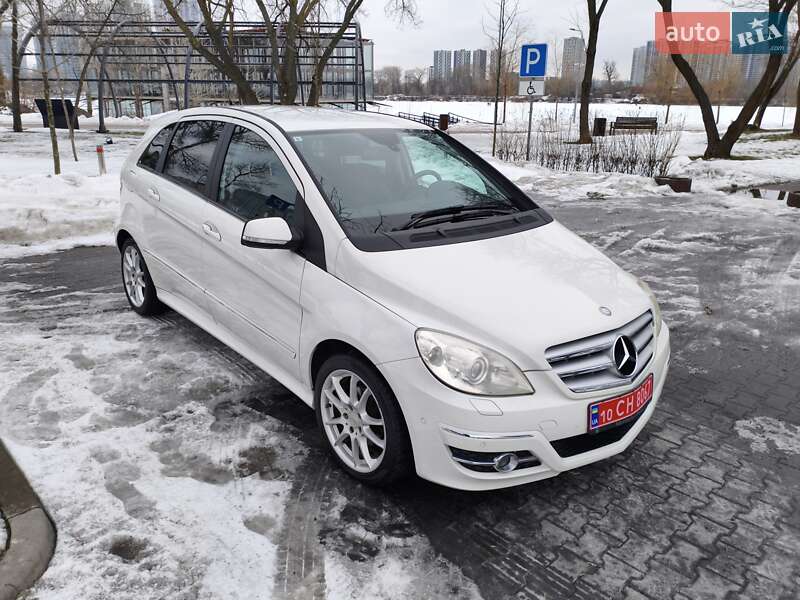 Mercedes-Benz B-Class 2011