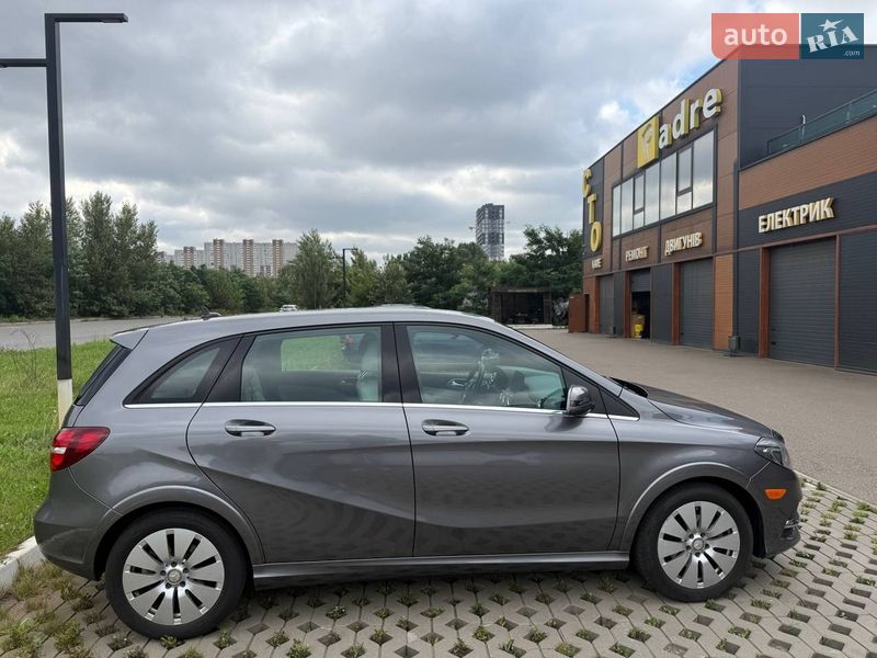 Хетчбек Mercedes-Benz B-Class 2016 в Житомирі