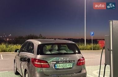 Хетчбек Mercedes-Benz B-Class 2016 в Житомирі
