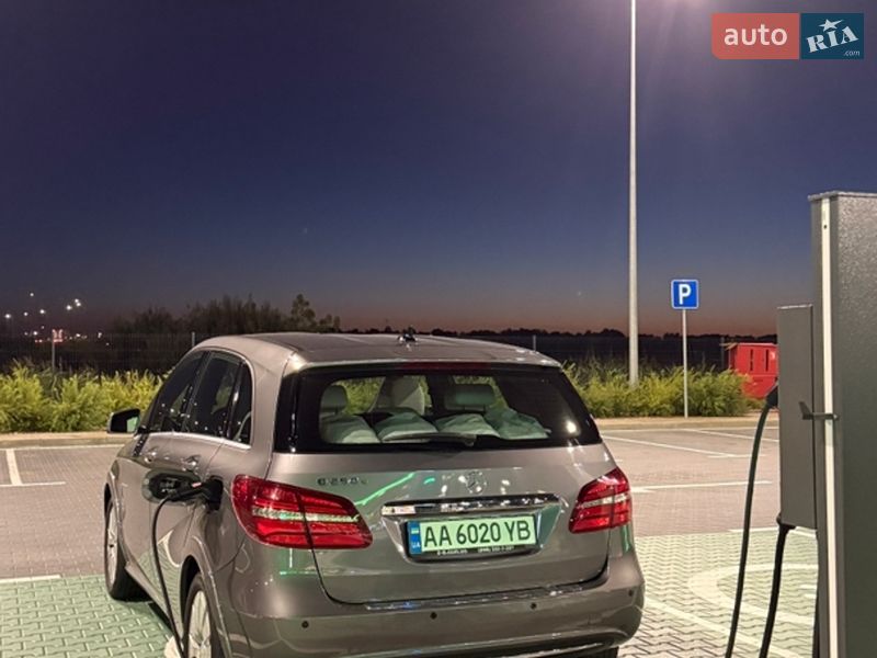 Хетчбек Mercedes-Benz B-Class 2016 в Житомирі