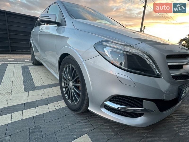 Mercedes-Benz B-Class 2016