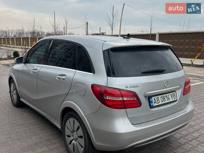 Хэтчбек Mercedes-Benz B-Class 2016 в Софиевской Борщаговке