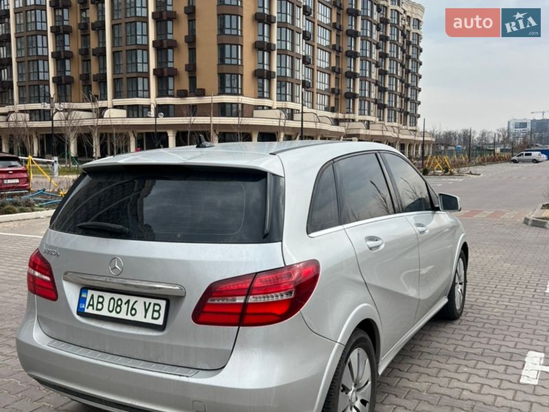 Хэтчбек Mercedes-Benz B-Class 2016 в Софиевской Борщаговке
