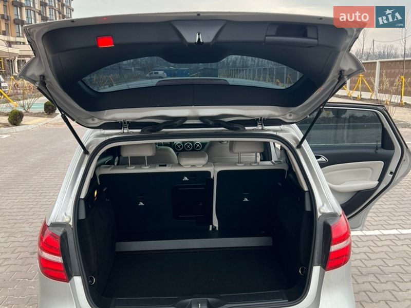 Хэтчбек Mercedes-Benz B-Class 2016 в Софиевской Борщаговке