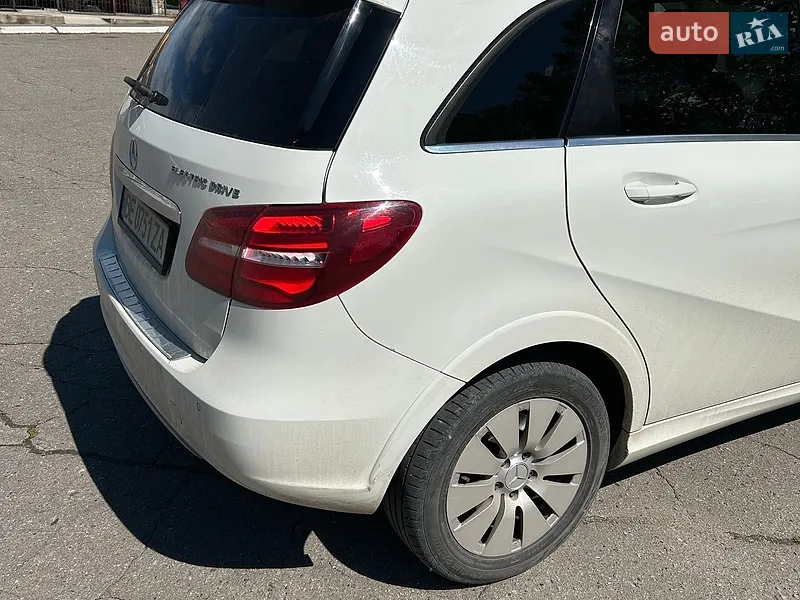 Mercedes-Benz B-Class 2015 VIN WDD2428901J005501 фото оголошення 29 з 59