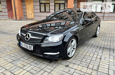 Купе Mercedes-Benz C 250 2013 в Києві