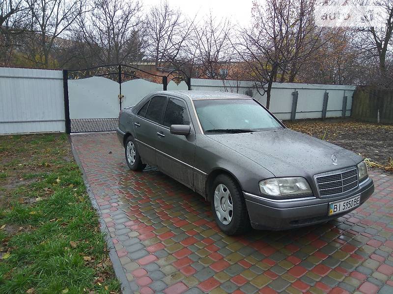 Седан Mercedes-Benz C-Class 1994 в Лубнах