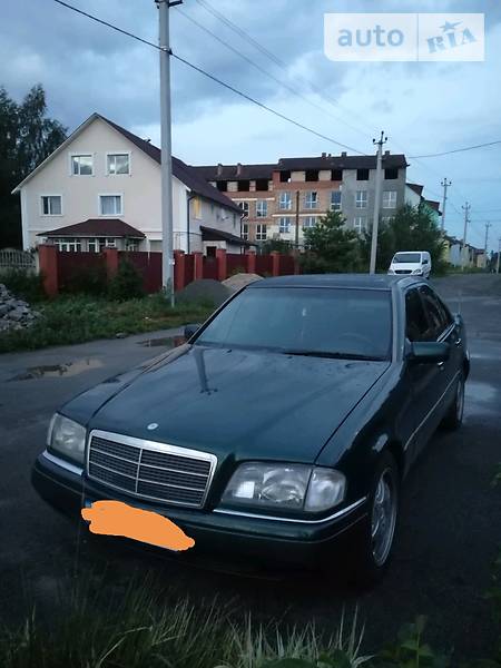 Седан Mercedes-Benz C-Class 1995 в Киеве