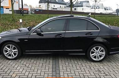 Седан Mercedes-Benz C-Class 2012 в Черновцах