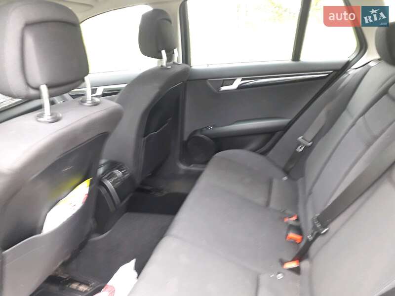 Універсал Mercedes-Benz C-Class 2012 в Звягелі