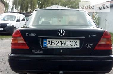 Седан Mercedes-Benz C-Class 1994 в Виннице