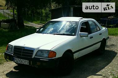 Седан Mercedes-Benz C-Class 1994 в Косове