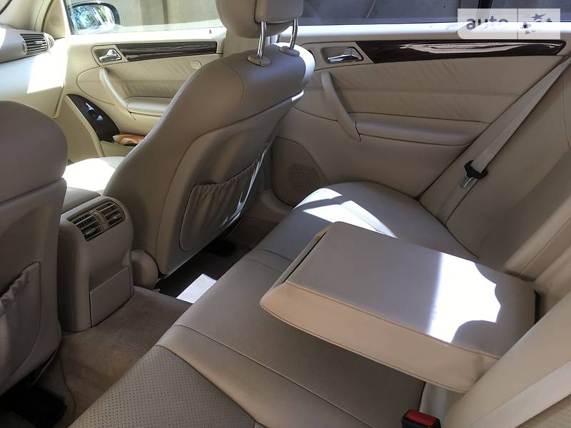 Седан Mercedes-Benz C-Class 2004 в Ужгороді