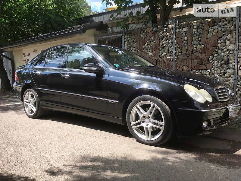 Седан Mercedes-Benz C-Class 2004 в Ужгороді